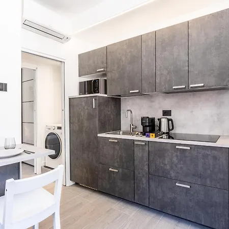 5 Stars Flat, Next To Subway, 3 Stops To Duomo, Ac & Wi-fi Milan