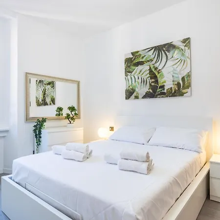 5 Stars Flat, Next To Subway, 3 Stops To Duomo, Ac & Wi-fi Lejlighed *