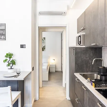 5 Stars Flat, Next To Subway, 3 Stops To Duomo, Ac & Wi-fi Apartment Milan