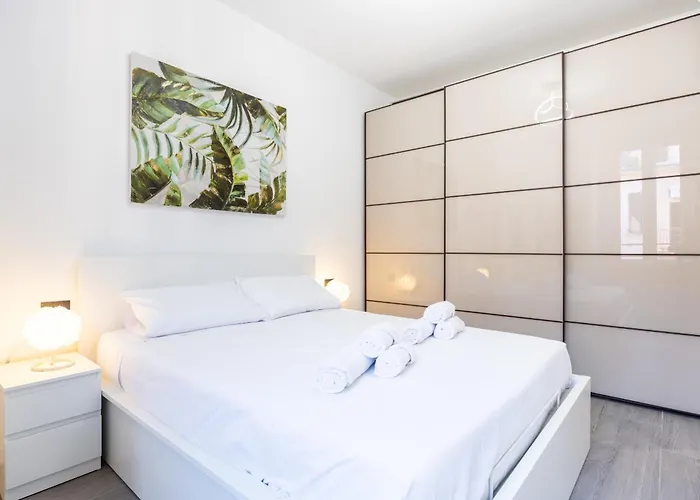 5 Stars Flat, Next To Subway, 3 Stops To Duomo, Ac & Wi-fi Milano